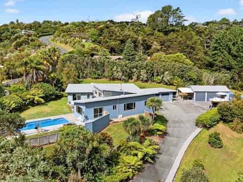 26 McCallum Drive, Sandspit