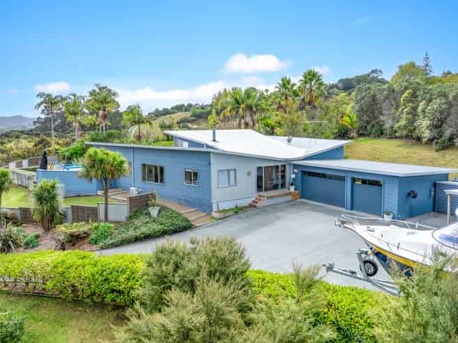 26 McCallum Drive, Sandspit