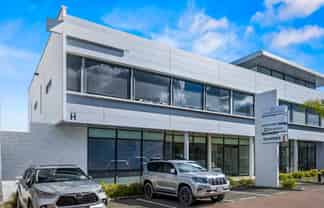 Office plus storage – Apollo Drive