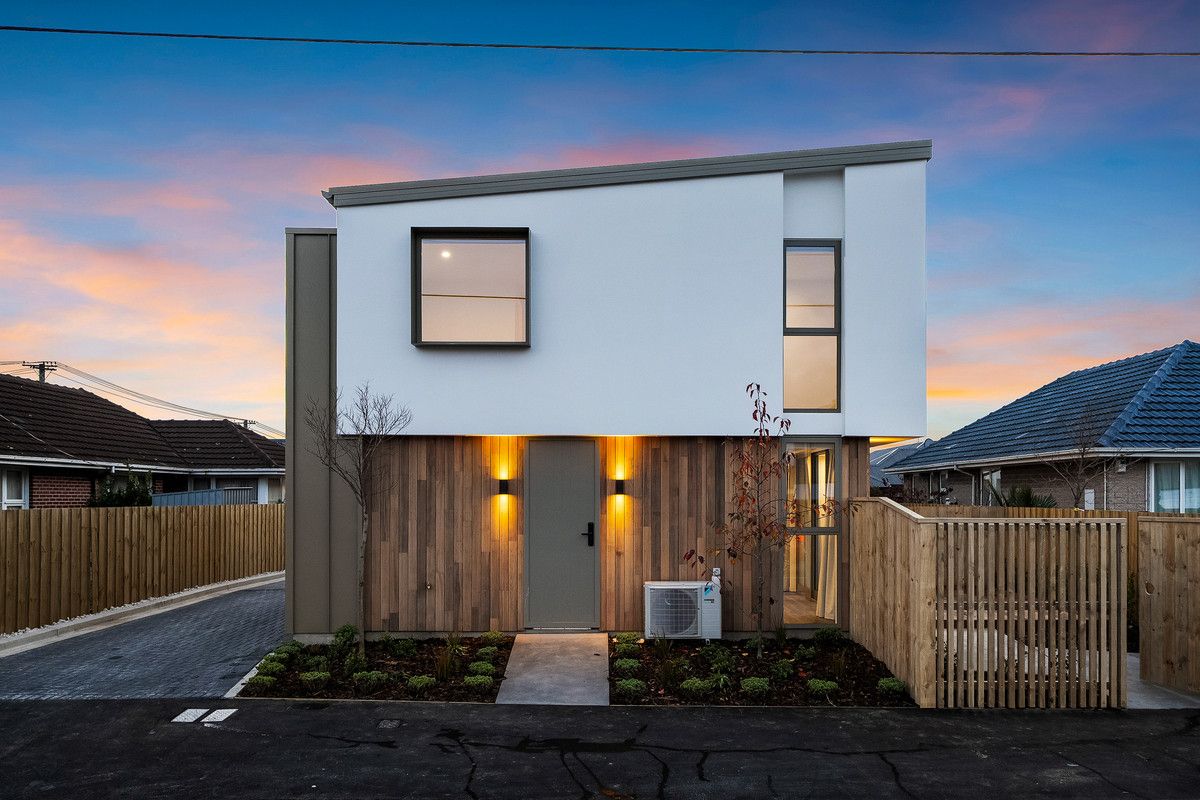 Priced Under Valuation! Minutes From Hagley Park - Vista 2
