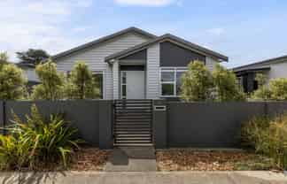 44 Karearea Avenue, Porirua