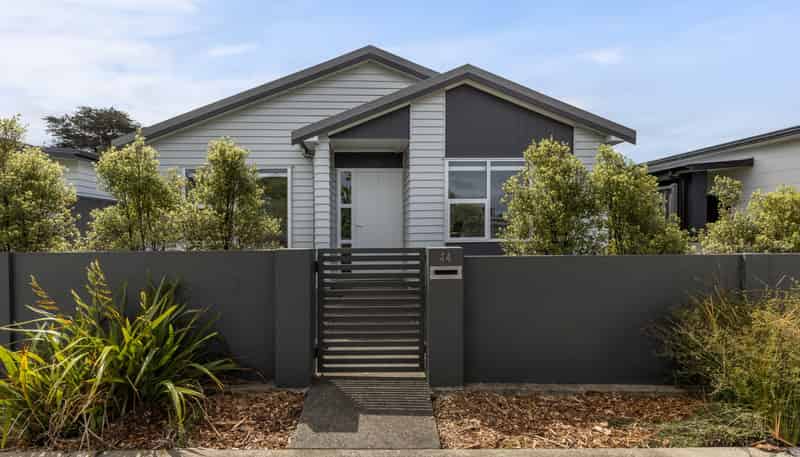 44 Karearea Avenue, Porirua