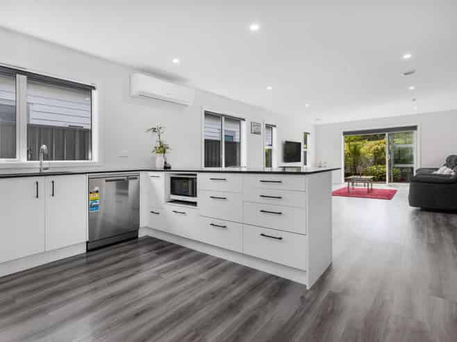 44 Karearea Avenue, Porirua
