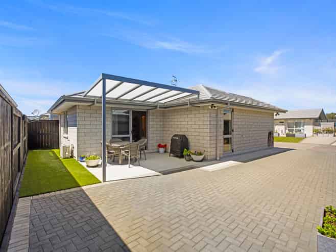 53 Arrow Close (Dunes Lifestyle Village), Papamoa