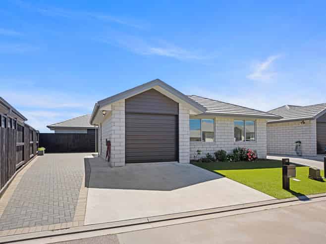 53 Arrow Close (Dunes Lifestyle Village), Papamoa