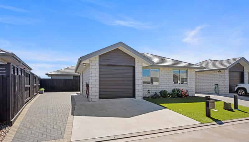 53 Arrow Close (Dunes Lifestyle Village), Papamoa