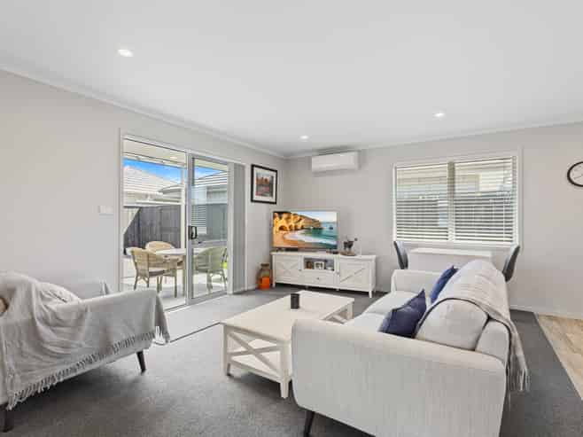 53 Arrow Close (Dunes Lifestyle Village), Papamoa