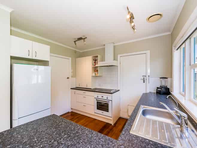 37 Hillcrest Road, Raumati South