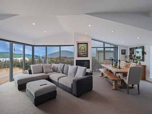 63 Tamworth Crescent , Newlands