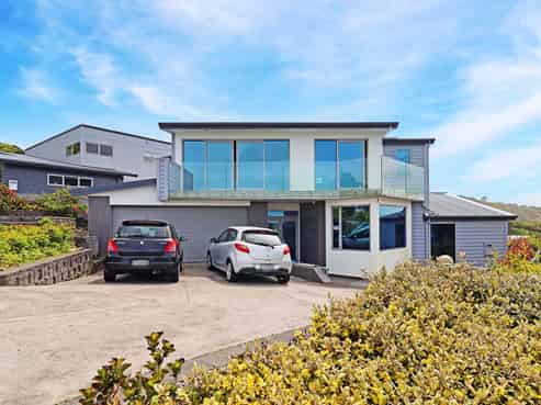 63 Tamworth Crescent , Newlands