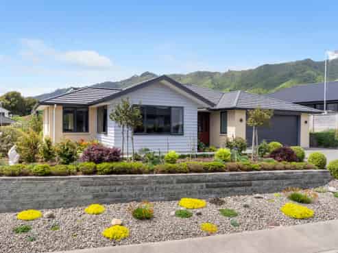 12 Morepork Drive, Waikanae