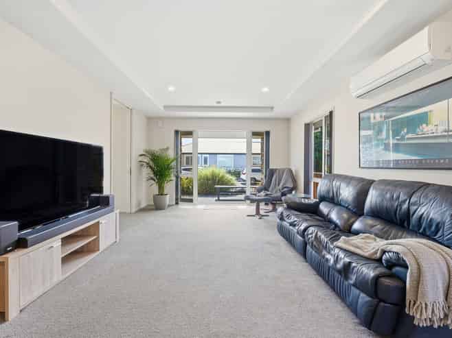 95 Mary Ellen Street, Pegasus