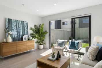 10 Paraone Crescent, Conifer Grove