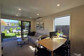 8/20 Moor Avenue, Te Atatu Peninsula