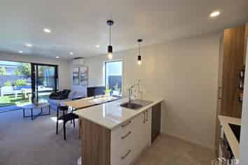 8/20 Moor Avenue, Te Atatu Peninsula