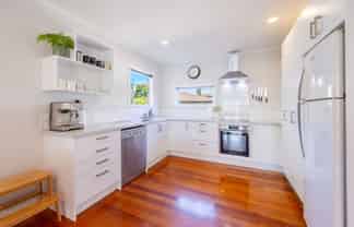 2/27 Trevelyan Street, Onekawa