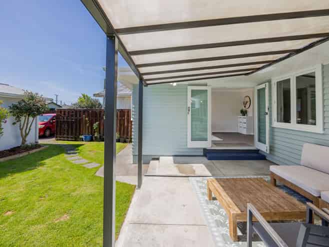 2/27 Trevelyan Street, Onekawa
