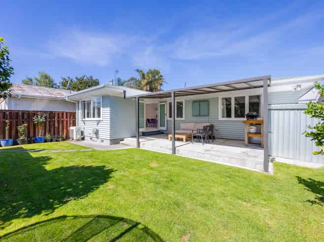 2/27 Trevelyan Street, Onekawa
