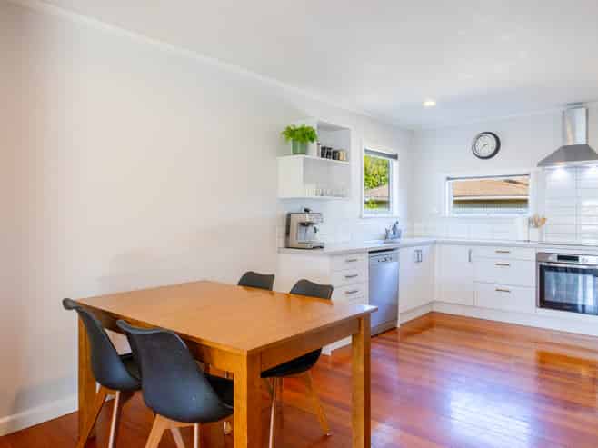 2/27 Trevelyan Street, Onekawa
