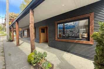 Cosy Cafe on Main Highway  
