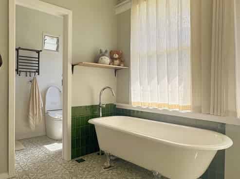 11 Castle Drive, Epsom