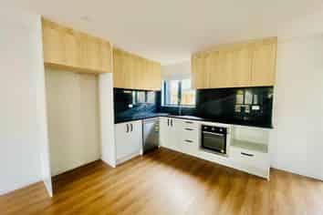 10B Benton Place, Manurewa