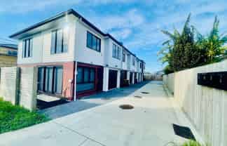 10B Benton Place, Manurewa