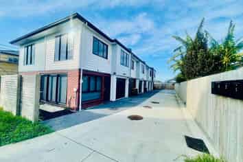10B Benton Place, Manurewa