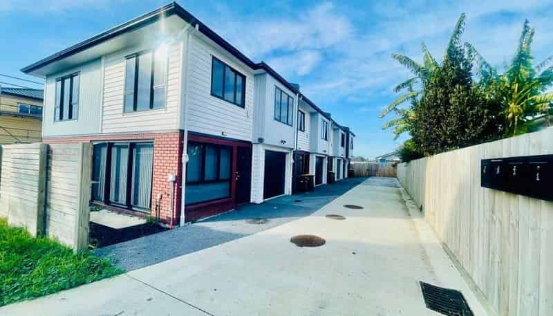 10B Benton Place, Manurewa