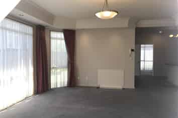 31 Cornwall Park Ave, Epsom
