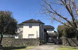31 Cornwall Park Ave, Epsom