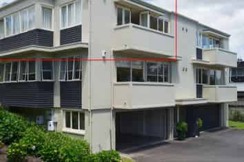 J/30 Tarawera Terrace, St Heliers