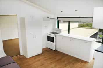 FLEXIBLE CITY FRINGE SPACE
