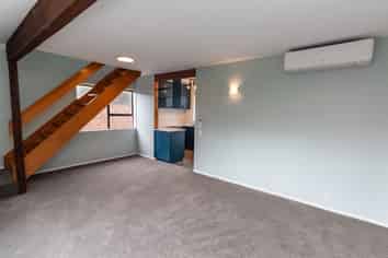4/199 Grant Road, Thorndon