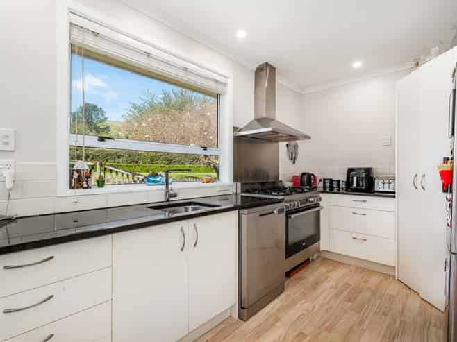 52 Katherine Mansfield Drive, Whitemans Valley