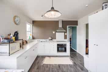 510 Pioneer Highway, Highbury