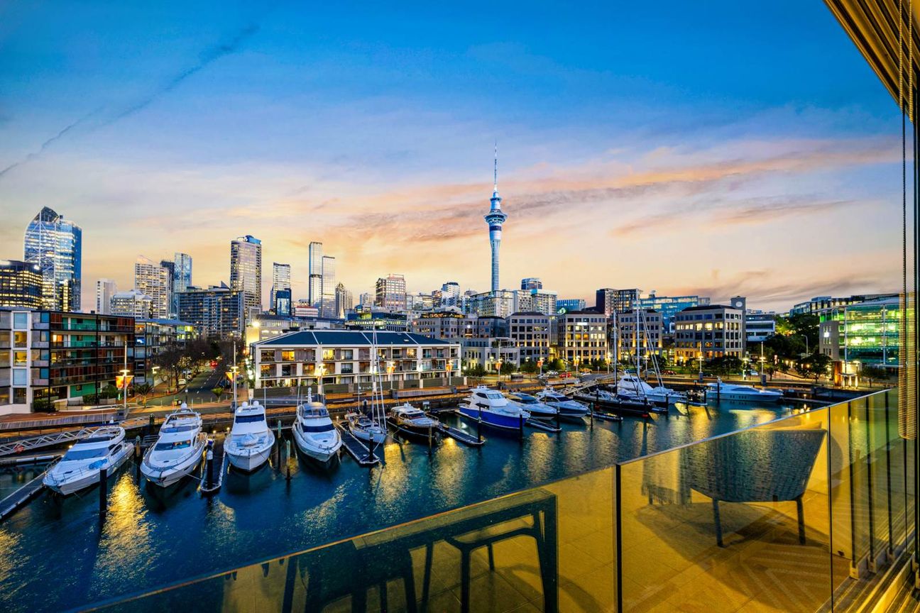 Unrivalled Waterfront Living - Vista 2