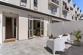 7/2 Upper Queen Street, Newton