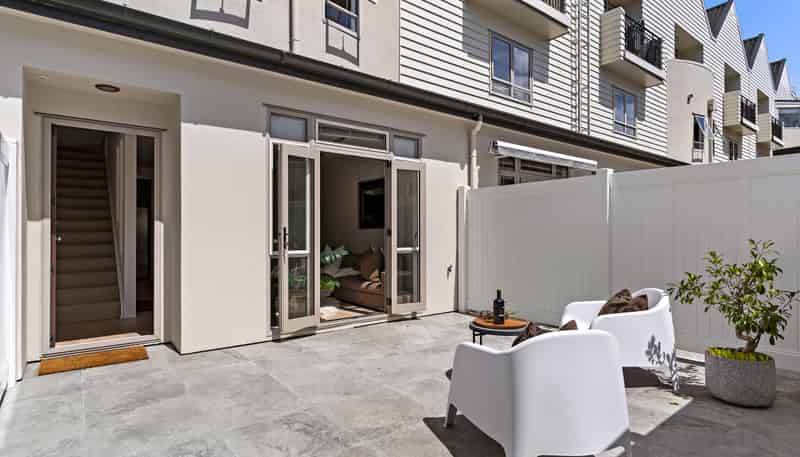 7/2 Upper Queen Street, Newton