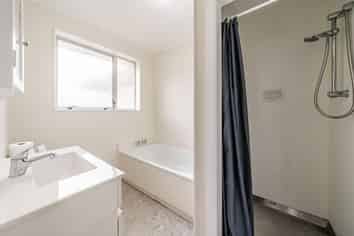 15B Pencarrow Crescent, Wainuiomata
