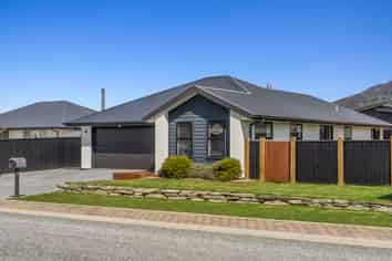 18 Swan Street, Lake Hawea