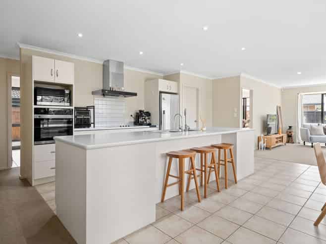 2 Lavenham Place, Rototuna North