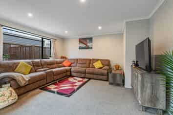 77 Andrew Jack Road, Millwater