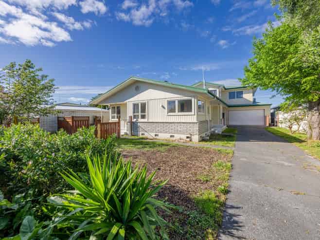 23 Gebbie Road, Taradale
