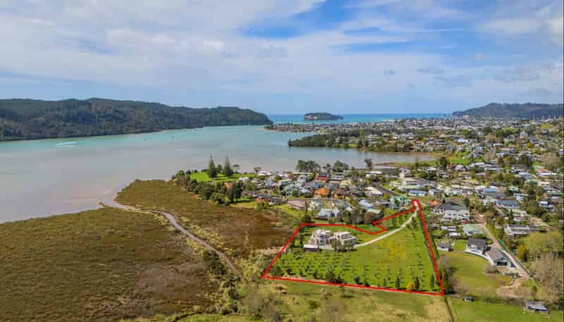141 Everitt Crescent, Whangamata