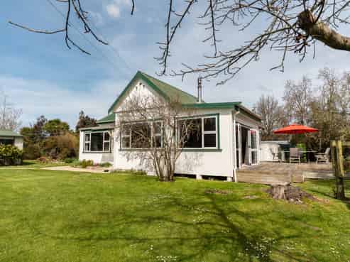 37 North Branch Road, Milton