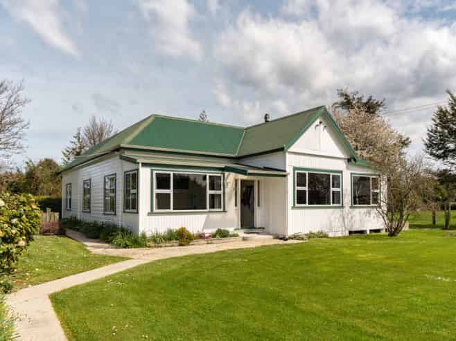 37 North Branch Road, Milton