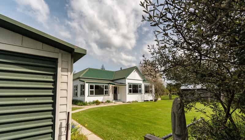 37 North Branch Road, Milton