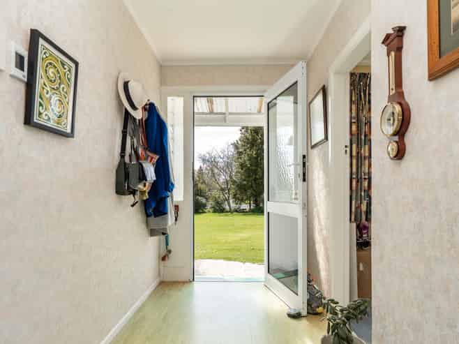 37 North Branch Road, Milton