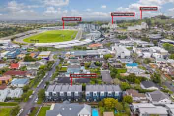 4/12 King Edward Avenue, Epsom